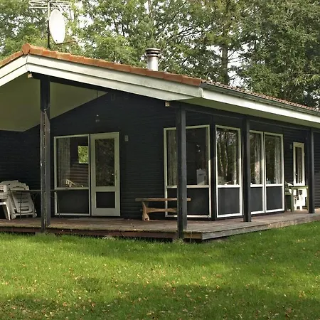 Feriehus Holiday Tidselbakvej F- 4802 *
